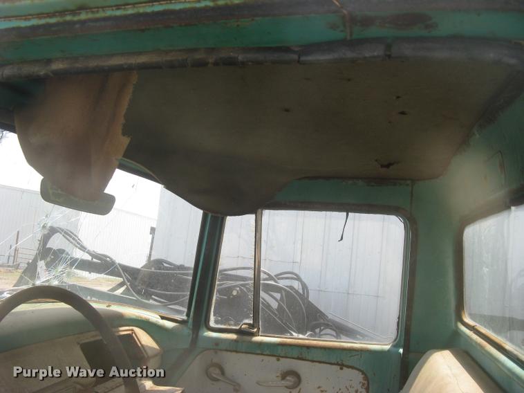 image for item L2346 1963 International 130 series feed truck