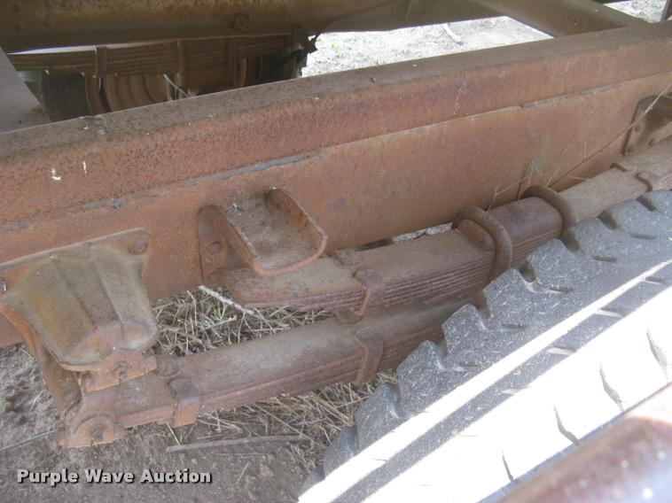 image for item L2346 1963 International 130 series feed truck