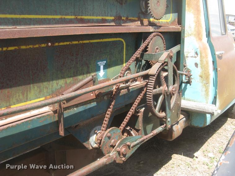 image for item L2346 1963 International 130 series feed truck