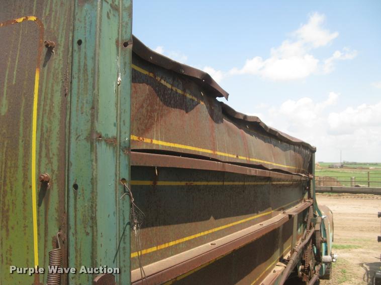 image for item L2346 1963 International 130 series feed truck