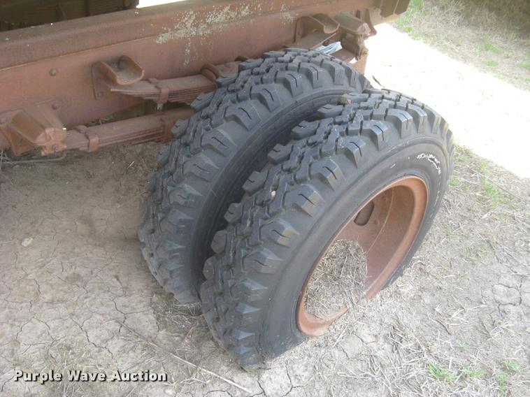 image for item L2346 1963 International 130 series feed truck