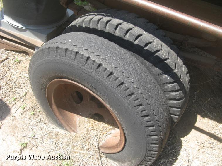 image for item L2346 1963 International 130 series feed truck