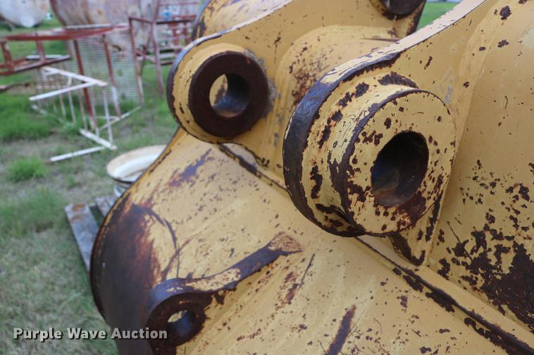 image for item AO9256 Caterpillar 4583 260 excavator bucket