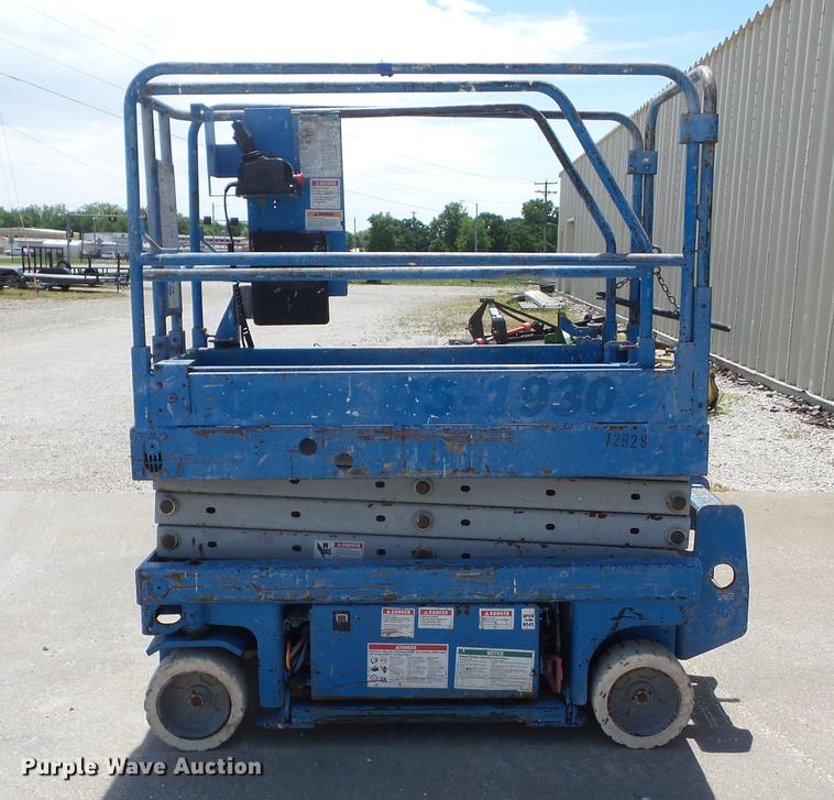 image for item BI9514 1999 Genie GS-1930 scissor lift