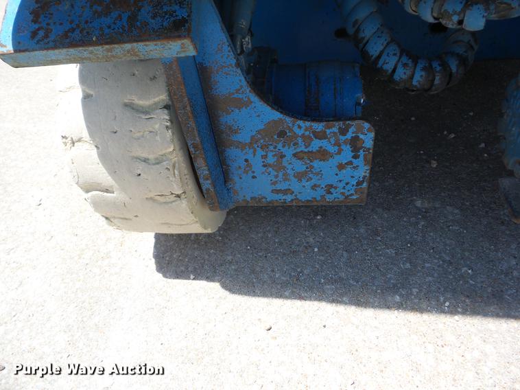 image for item BI9514 1999 Genie GS-1930 scissor lift