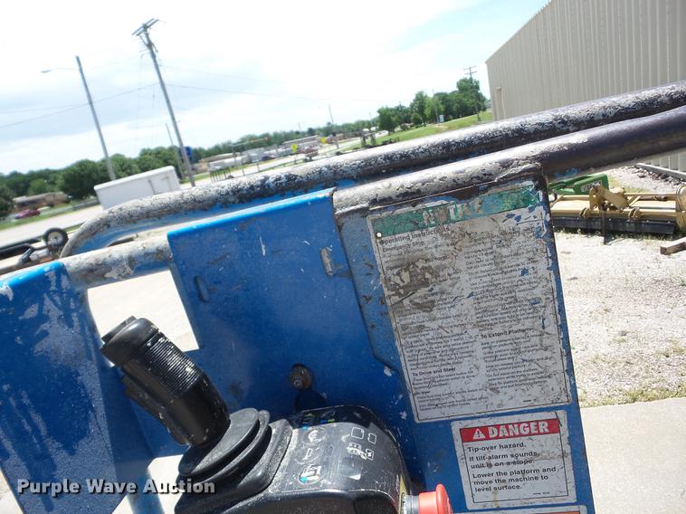 image for item BI9514 1999 Genie GS-1930 scissor lift