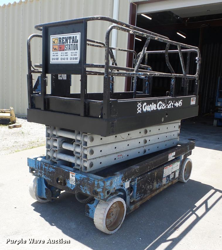 image for item BI9515 1998 Genie GS-2646 scissor lift