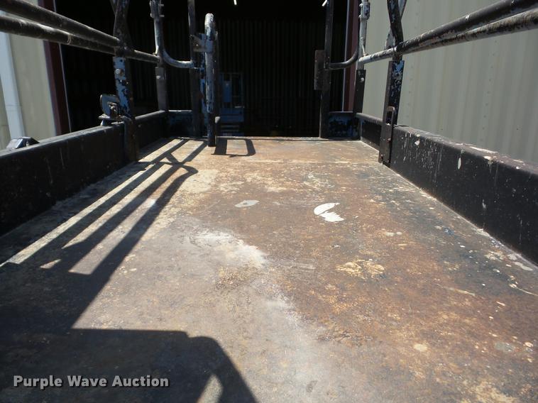 image for item BI9515 1998 Genie GS-2646 scissor lift