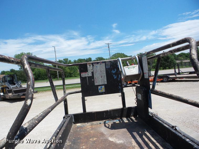 image for item BI9515 1998 Genie GS-2646 scissor lift