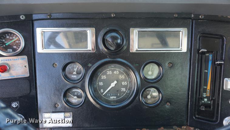 image for item DB6009 1996 Ford LN7000 crane truck