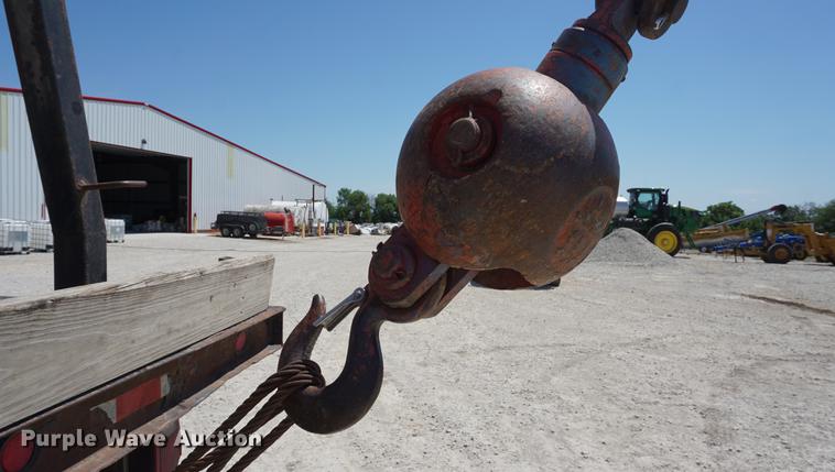 image for item DB6009 1996 Ford LN7000 crane truck