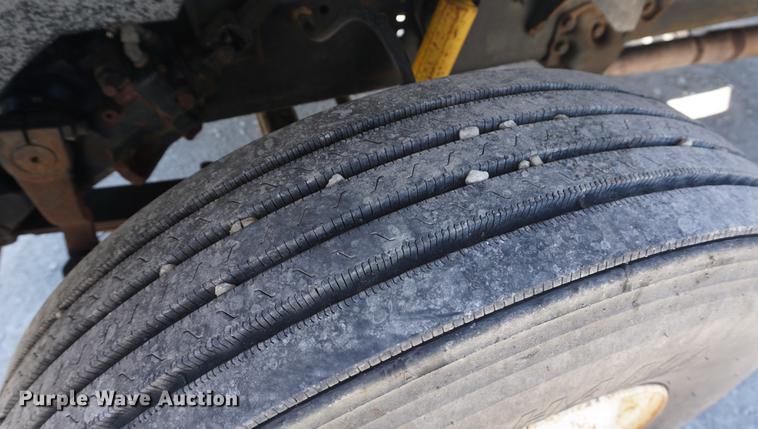 image for item DB6009 1996 Ford LN7000 crane truck