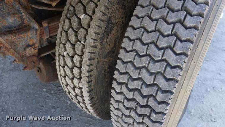 image for item DB6009 1996 Ford LN7000 crane truck