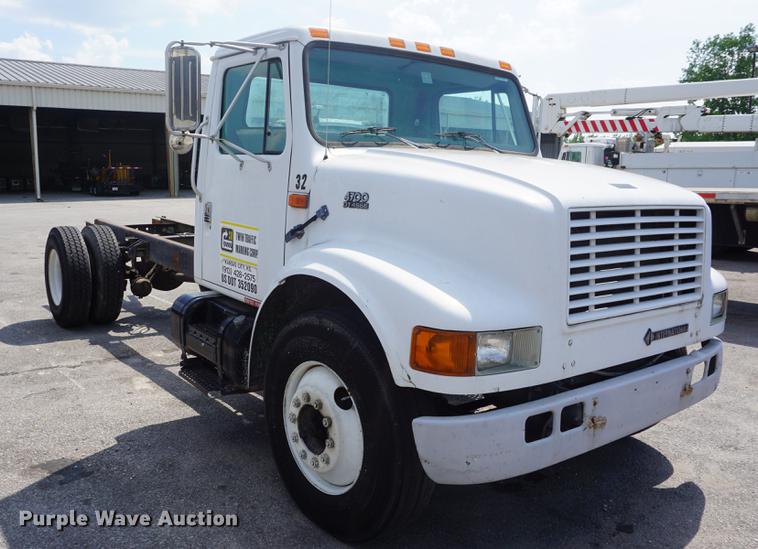 image for item DB6018 1996 International 4700 truck cab and chassis