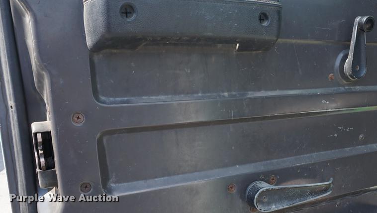 image for item DB6018 1996 International 4700 truck cab and chassis