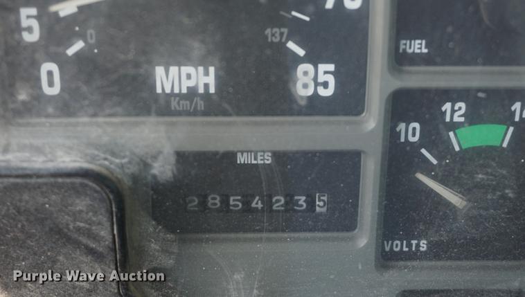 image for item DB6018 1996 International 4700 truck cab and chassis