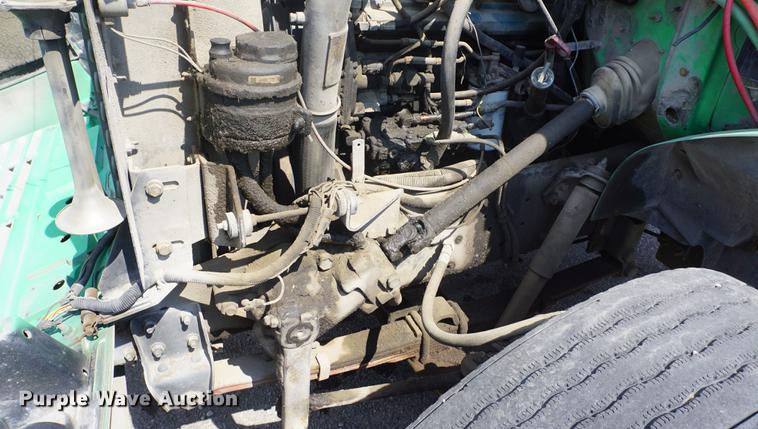 image for item DB6018 1996 International 4700 truck cab and chassis