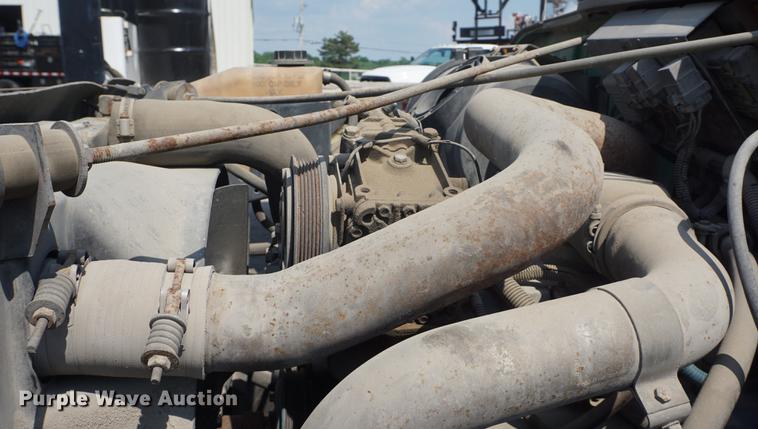 image for item DB6018 1996 International 4700 truck cab and chassis