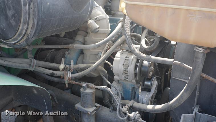 image for item DB6018 1996 International 4700 truck cab and chassis