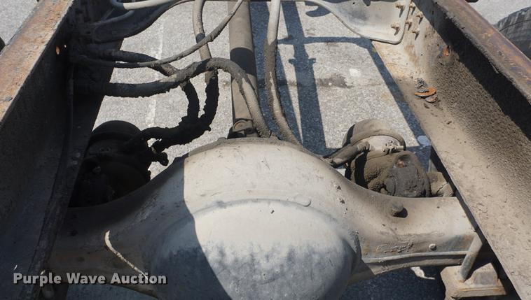 image for item DB6018 1996 International 4700 truck cab and chassis