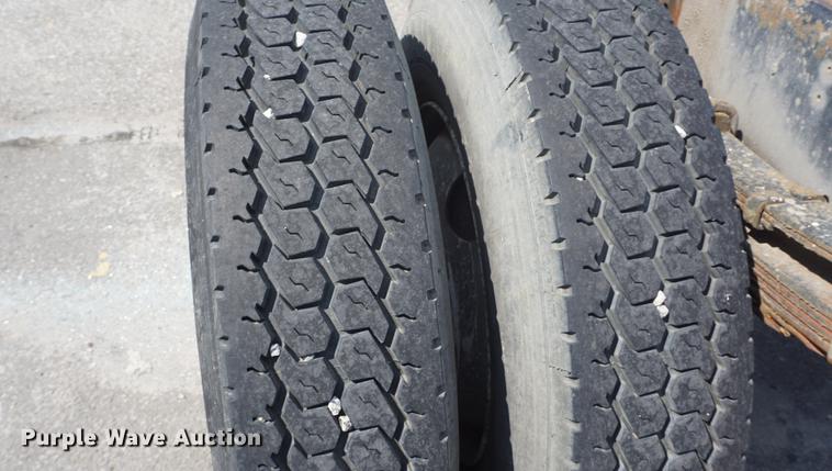 image for item DB6018 1996 International 4700 truck cab and chassis