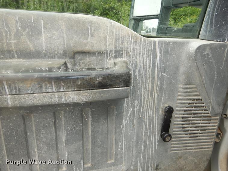 image for item DB8465 2011 Ford F450 Super Duty XL flatbed truck