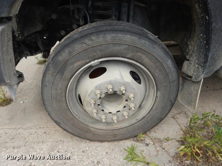 image for item DB8465 2011 Ford F450 Super Duty XL flatbed truck