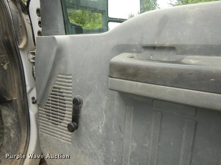 image for item DB8465 2011 Ford F450 Super Duty XL flatbed truck