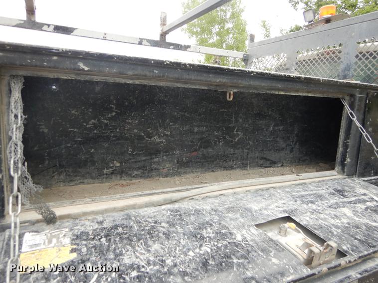 image for item DB8465 2011 Ford F450 Super Duty XL flatbed truck