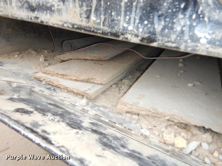 image for item DB8465 2011 Ford F450 Super Duty XL flatbed truck