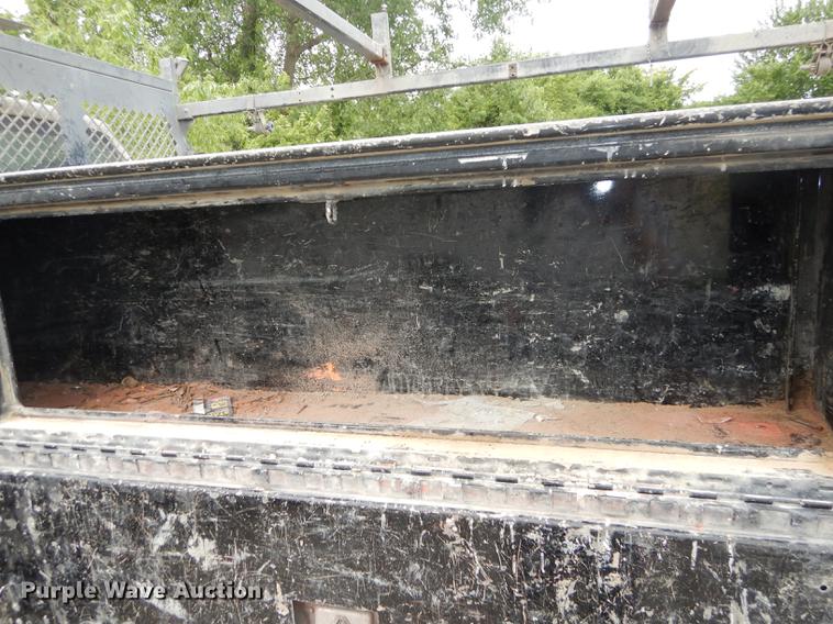 image for item DB8465 2011 Ford F450 Super Duty XL flatbed truck