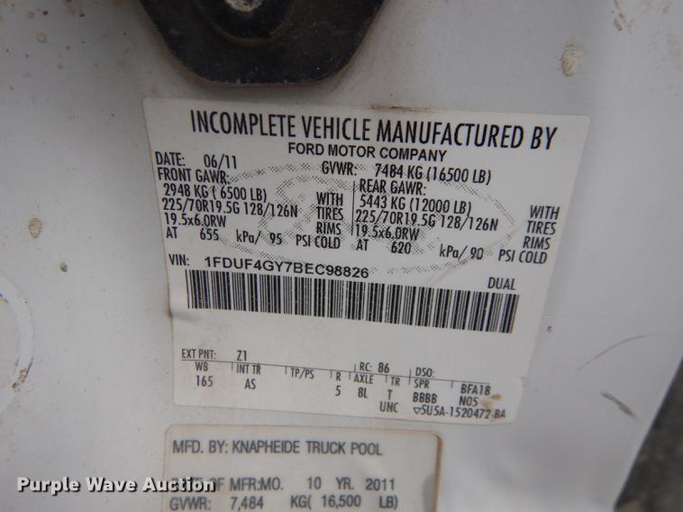 image for item DB8465 2011 Ford F450 Super Duty XL flatbed truck