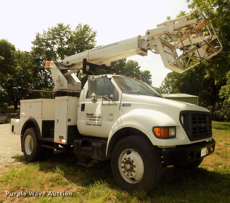 image for item DB8731 2000 Ford F650 Super Duty XL cable placer bucket truck