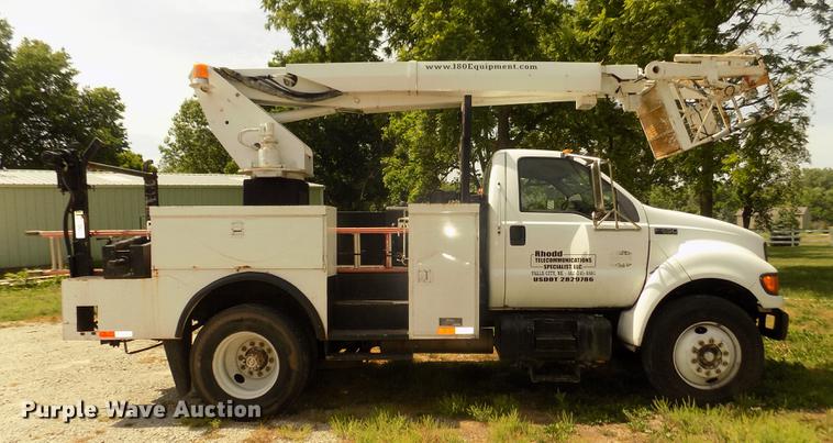 image for item DB8731 2000 Ford F650 Super Duty XL cable placer bucket truck