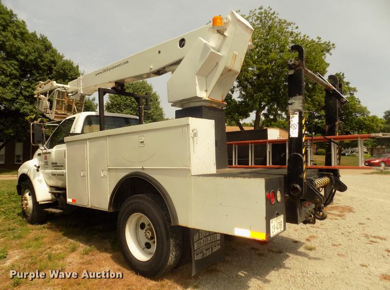 image for item DB8731 2000 Ford F650 Super Duty XL cable placer bucket truck