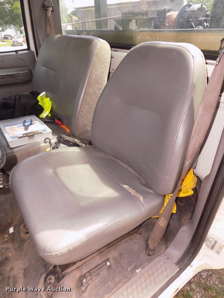 image for item DB8731 2000 Ford F650 Super Duty XL cable placer bucket truck