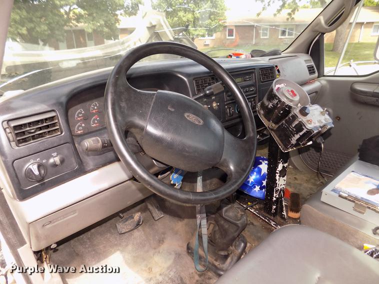 image for item DB8731 2000 Ford F650 Super Duty XL cable placer bucket truck