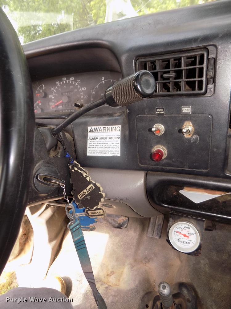 image for item DB8731 2000 Ford F650 Super Duty XL cable placer bucket truck