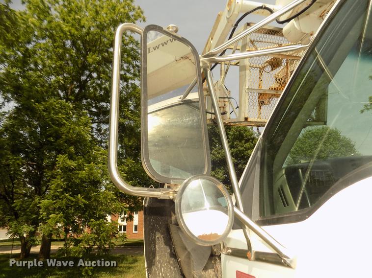 image for item DB8731 2000 Ford F650 Super Duty XL cable placer bucket truck