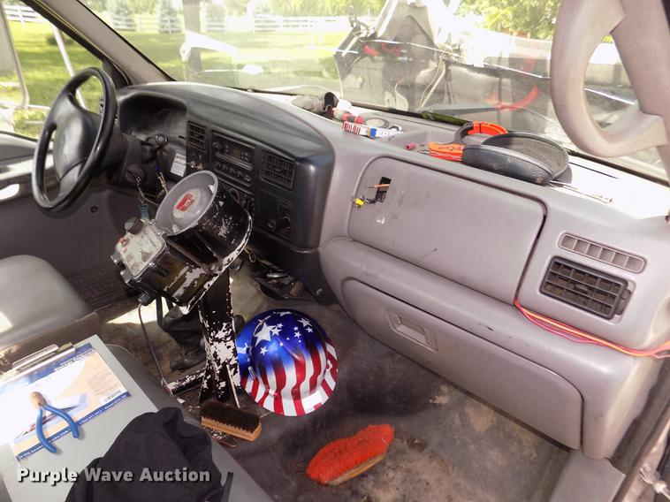 image for item DB8731 2000 Ford F650 Super Duty XL cable placer bucket truck