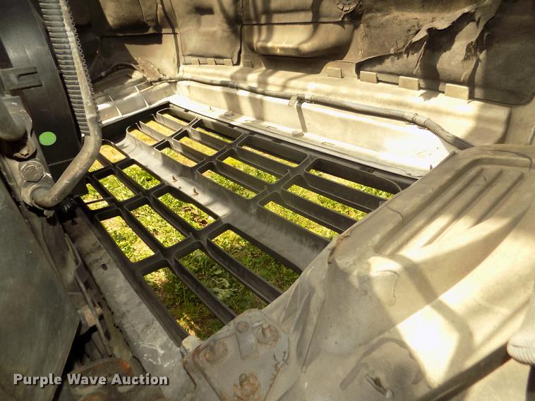 image for item DB8731 2000 Ford F650 Super Duty XL cable placer bucket truck