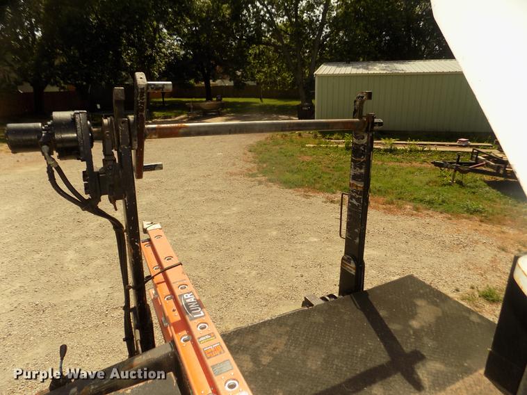 image for item DB8731 2000 Ford F650 Super Duty XL cable placer bucket truck