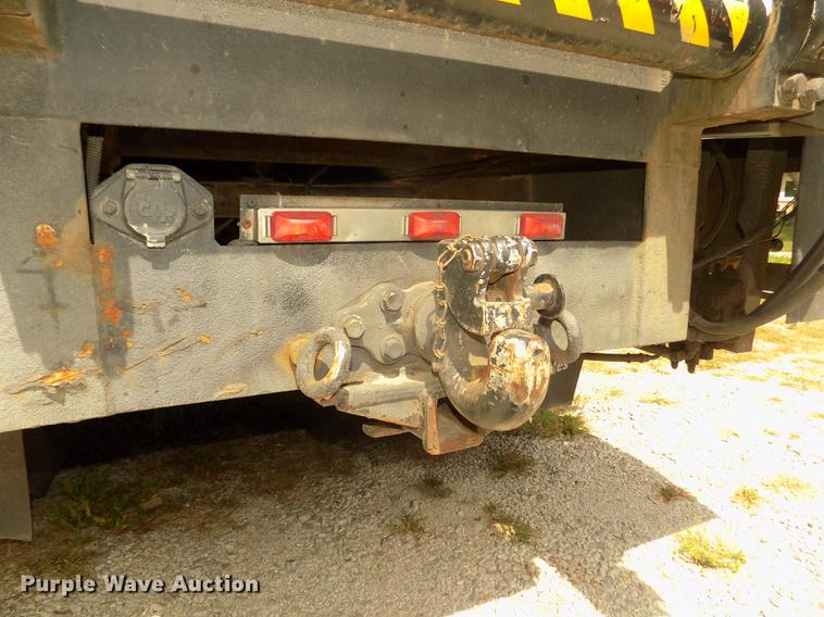 image for item DB8731 2000 Ford F650 Super Duty XL cable placer bucket truck