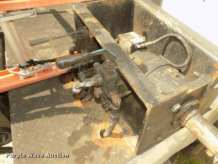 image for item DB8731 2000 Ford F650 Super Duty XL cable placer bucket truck