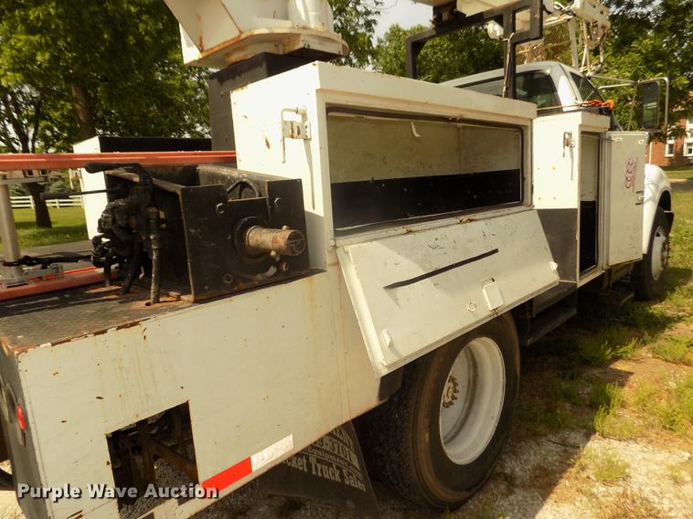image for item DB8731 2000 Ford F650 Super Duty XL cable placer bucket truck