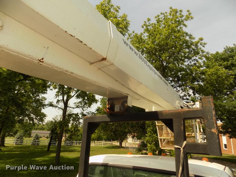 image for item DB8731 2000 Ford F650 Super Duty XL cable placer bucket truck