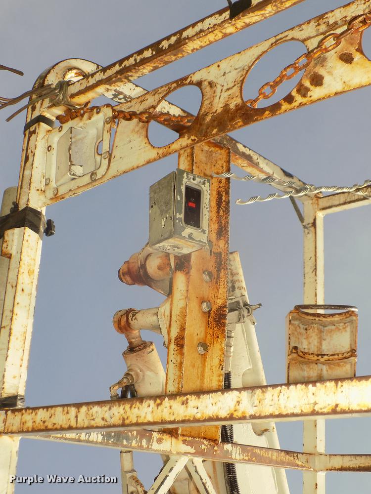 image for item DB8731 2000 Ford F650 Super Duty XL cable placer bucket truck