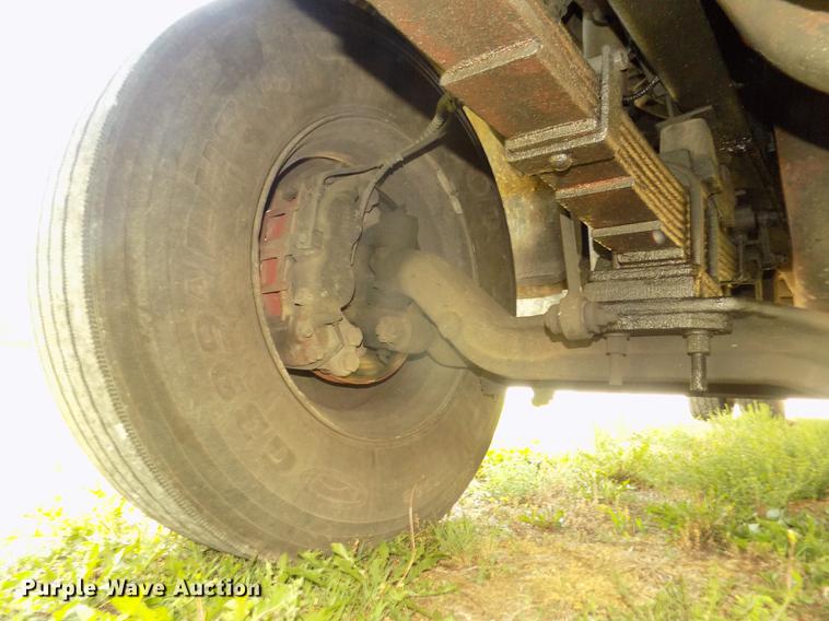 image for item DB8731 2000 Ford F650 Super Duty XL cable placer bucket truck