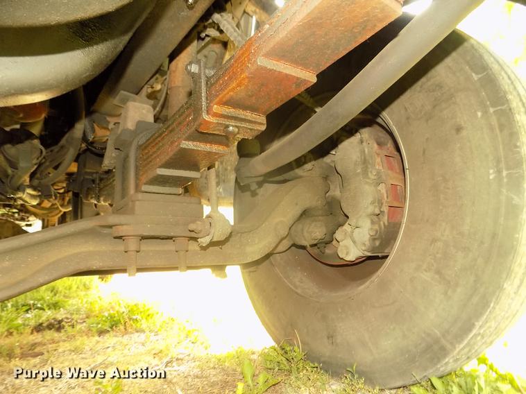 image for item DB8731 2000 Ford F650 Super Duty XL cable placer bucket truck