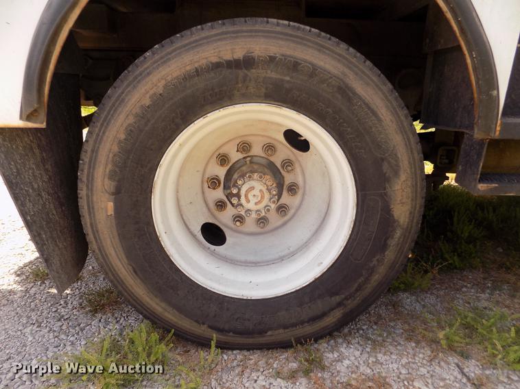 image for item DB8731 2000 Ford F650 Super Duty XL cable placer bucket truck